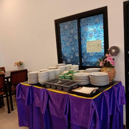Np Hotel Buriram Bagian luar foto