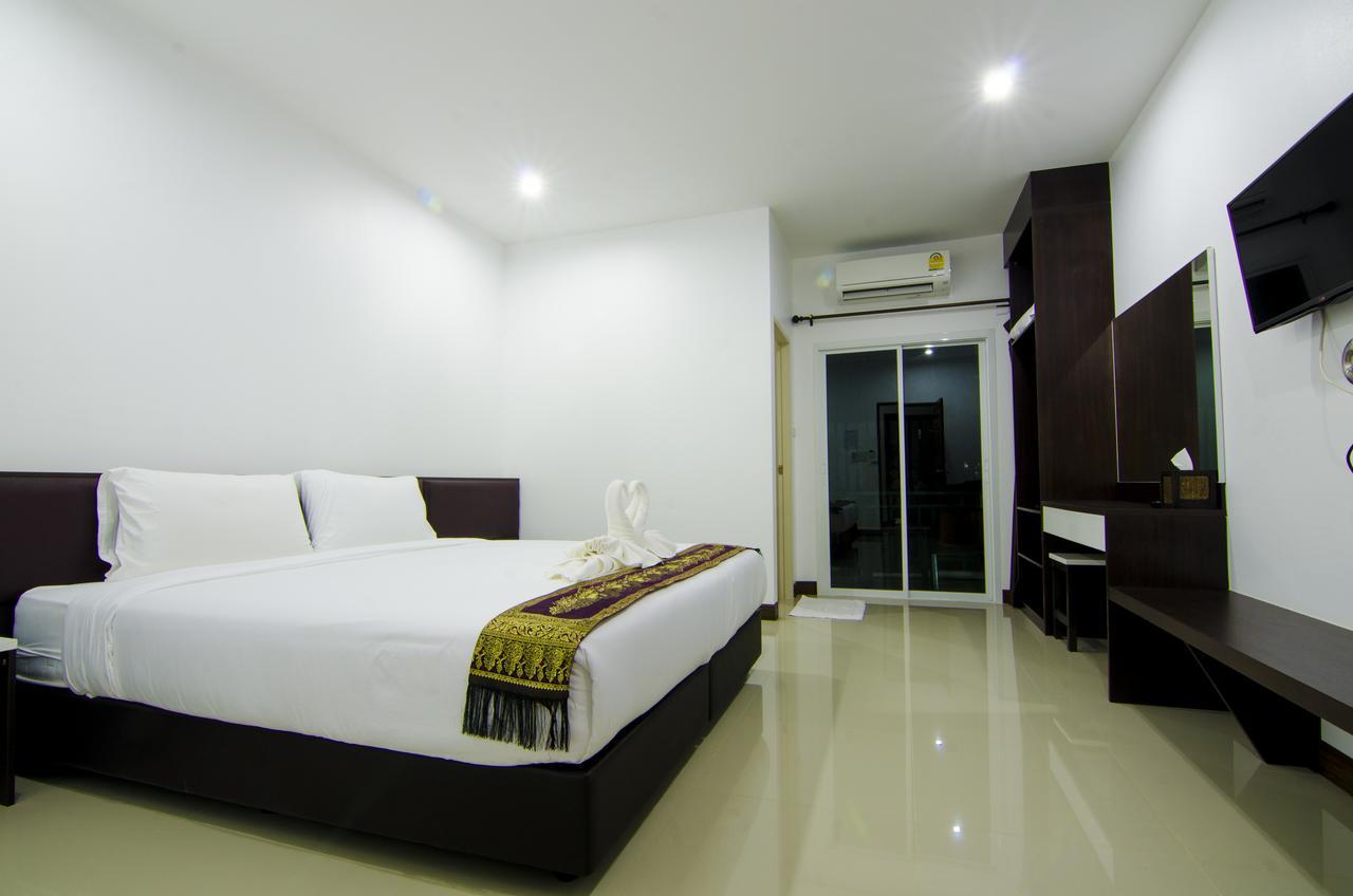 Np Hotel Buriram Bagian luar foto