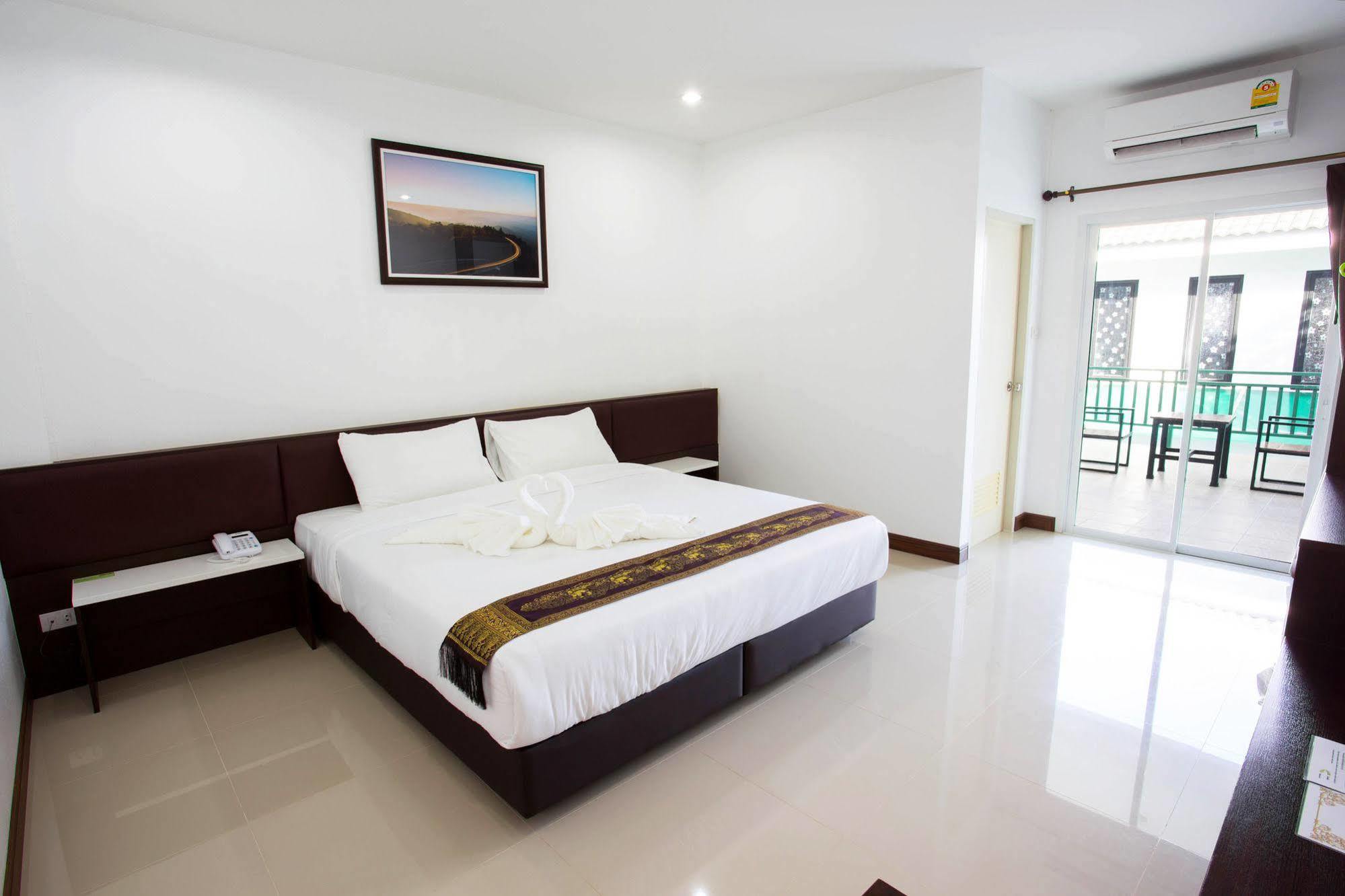 Np Hotel Buriram Bagian luar foto